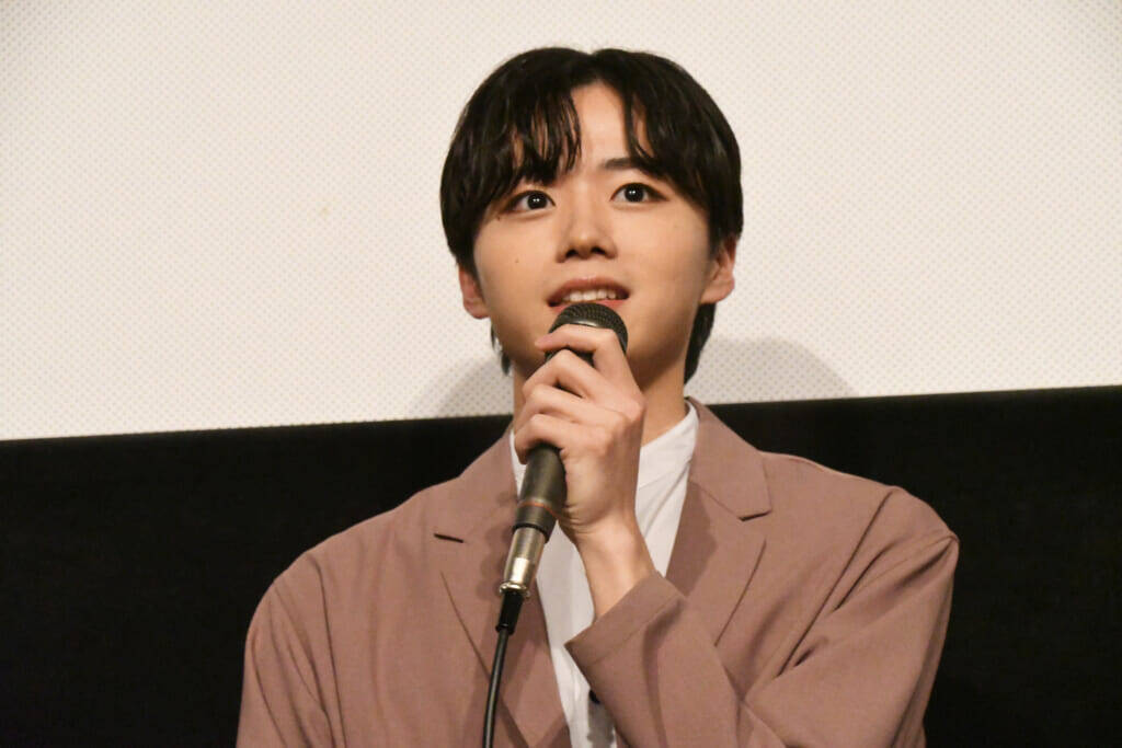 映画『タクミくんシリーズ』初日舞台挨拶のオフィシャルレポート到着！森下紫温、加藤大悟、横井健司監督が登壇。仲睦まじい2ショットも