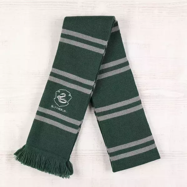 「『ハリー・ポッター』の世界観を味わえるポップアップストアが東京ソラマチに期間限定オープン！各寮イメージのカーディガンや靴下などが新商品で登場」の画像