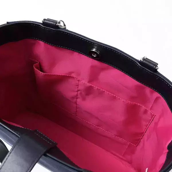 「『ブルーロック』千切豹馬や凪誠士郎モデルのバッグ、腕時計が発売。全8種がラインナップ」の画像