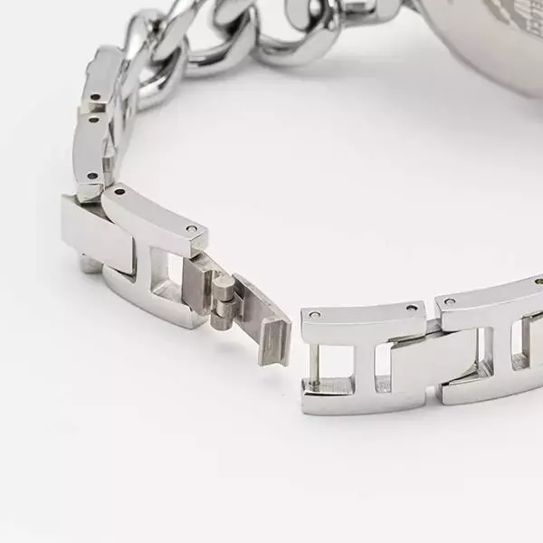 「『ブルーロック』千切豹馬や凪誠士郎モデルのバッグ、腕時計が発売。全8種がラインナップ」の画像