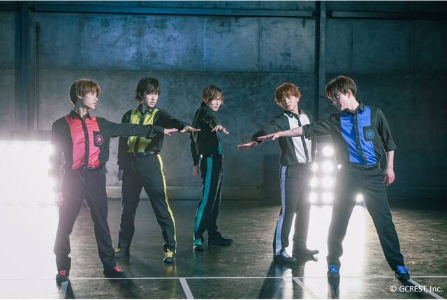 仲村宗悟が跳び箱の上で倒立！？「GOALOUS5」が“ドラマチック障害物競走”に挑戦したMV撮影レポートが到着