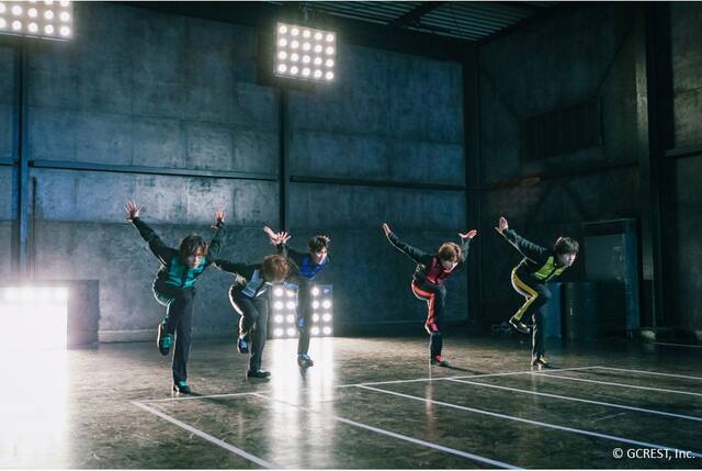 仲村宗悟が跳び箱の上で倒立！？「GOALOUS5」が“ドラマチック障害物競走”に挑戦したMV撮影レポートが到着