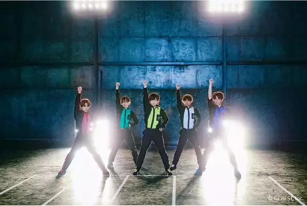 「仲村宗悟が跳び箱の上で倒立！？「GOALOUS5」が“ドラマチック障害物競走”に挑戦したMV撮影レポートが到着」の画像