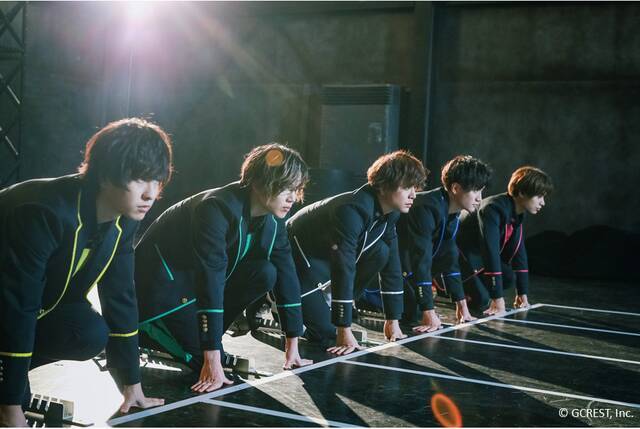 仲村宗悟が跳び箱の上で倒立！？「GOALOUS5」が“ドラマチック障害物競走”に挑戦したMV撮影レポートが到着