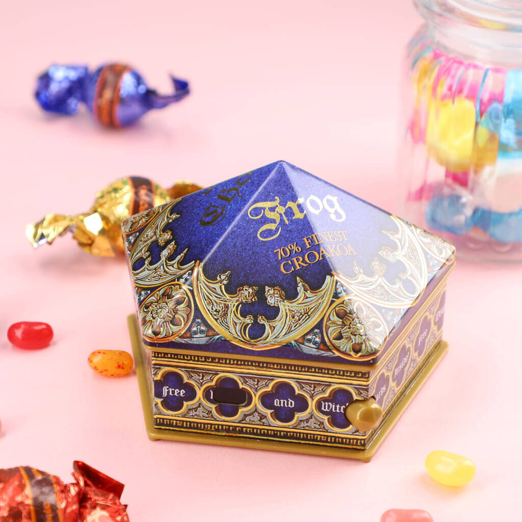 『ハリー・ポッター』本物そっくりな蛙チョコレートのオルゴールが発売決定！「ヘドウィグのテーマ」と「ハリーの不思議な世界」の2曲を収録