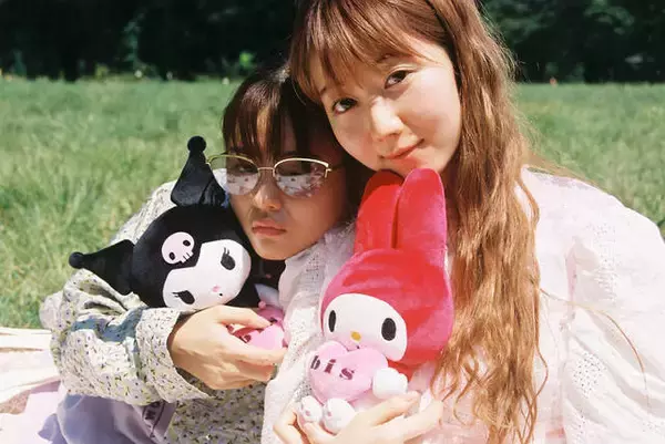 「『マイメロディ』＆『クロミ』が女性ファッション誌「bis」とコラボ♪ マスクポーチやトートバッグなど♪」の画像