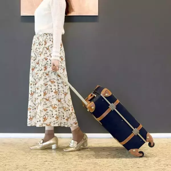 「『ハイキュー!!』キャリーケース登場！ クラシカルデザインで大人ファンにもおすすめ♪」の画像