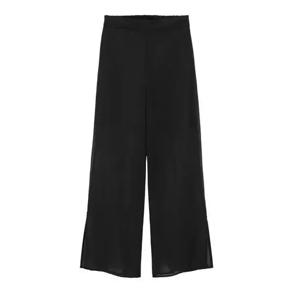 「GU『ガンダム』シャツも甘く着こなせるって知ってた？ メンズTでガンダム女子コーデ４選♥」の画像