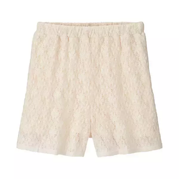 「GU『ガンダム』シャツも甘く着こなせるって知ってた？ メンズTでガンダム女子コーデ４選♥」の画像