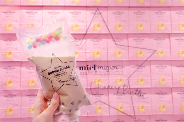 『可愛い嘘のカワウソ』コラボタピオカドリンクやコラボパッケージのポテトチップが発売♪