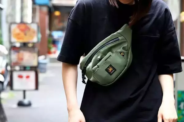 「フェスやショッピングにおすすめ♪ 『僕のヒーローアカデミア』緑谷出久＆爆豪勝己イメージのボディバッグが登場！」の画像