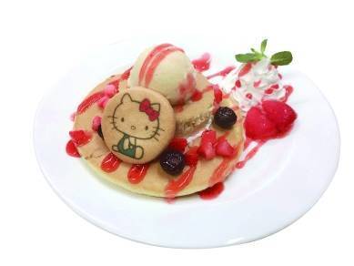 成田空港に『ハローキティ』コラボカフェが登場！ 可愛いコラボフード＆ノベルティ♪