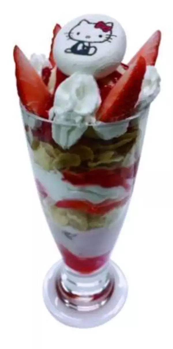 「成田空港に『ハローキティ』コラボカフェが登場！ 可愛いコラボフード＆ノベルティ♪」の画像