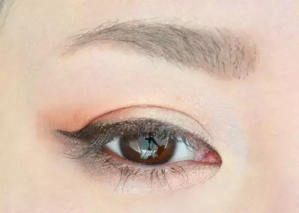 「『鬼滅の刃』アイシャドウで煉獄杏寿郎の目元になれる❤メイクテクを伝授【ヴィセ、UZU】」の画像