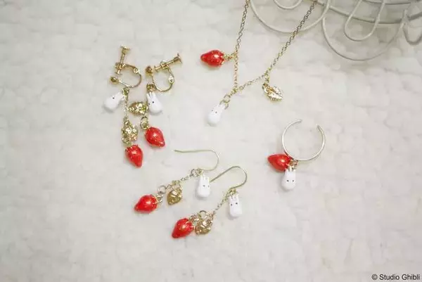 となりのトトロ』小トトロ×苺のアクセサリー♪ 可愛すぎるピアス 