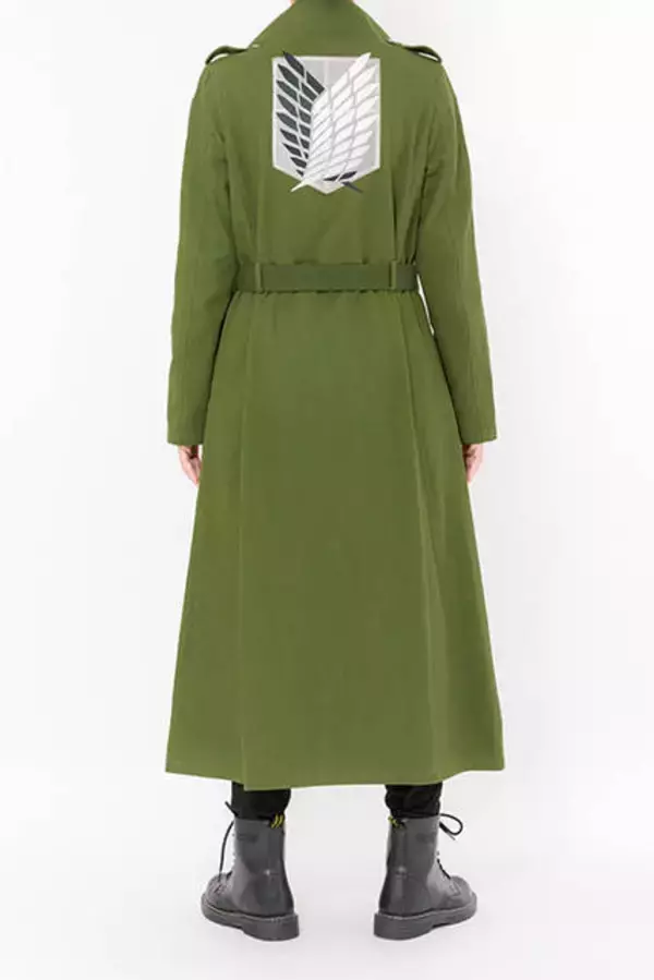 「「自由の翼」総刺繍！ 豪華仕様の『進撃の巨人』調査兵団ロングコートが発売！」の画像