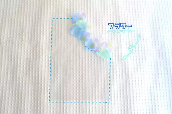 「【ダイソー】100均グッズでエモ写真が撮れるワザ。プロカメラマンも実践！」の画像