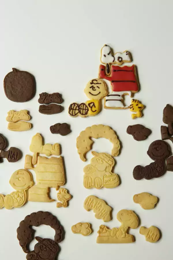 「クッキー型が付録♪ 『スヌーピー』の「パズルクッキーBOOK」が発売！」の画像