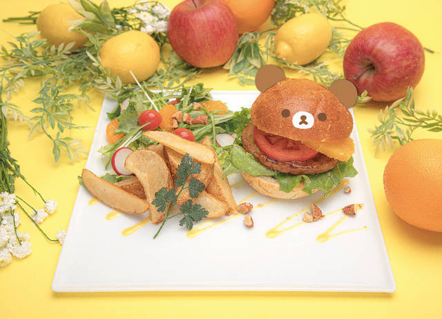 『リラックマ』のプロジェクション・マッピングが楽しめるコラボカフェ♪ フルーツたっぷりの可愛いメニュー♪