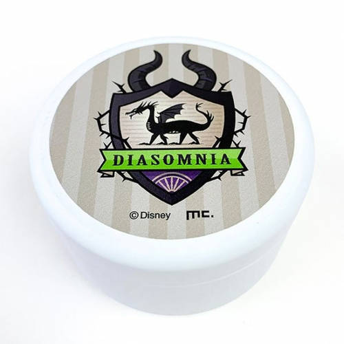 寮モチーフ♪『ツイステッドワンダーランド』巾着＆缶セット登場！ 持ち歩きに便利なサイズ