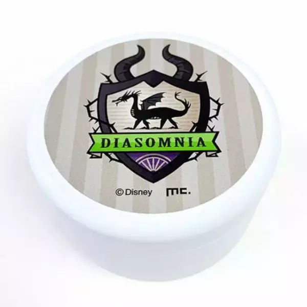 「寮モチーフ♪『ツイステッドワンダーランド』巾着＆缶セット登場！ 持ち歩きに便利なサイズ」の画像