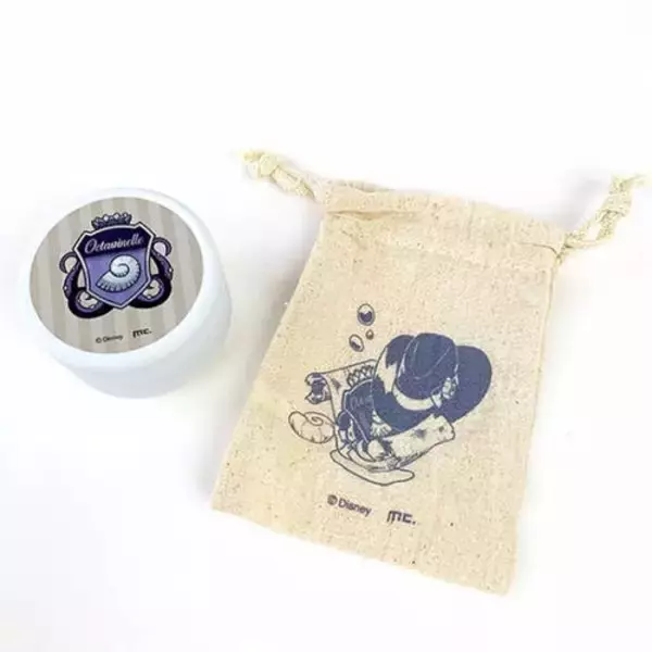 「寮モチーフ♪『ツイステッドワンダーランド』巾着＆缶セット登場！ 持ち歩きに便利なサイズ」の画像