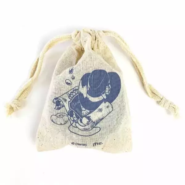 「寮モチーフ♪『ツイステッドワンダーランド』巾着＆缶セット登場！ 持ち歩きに便利なサイズ」の画像