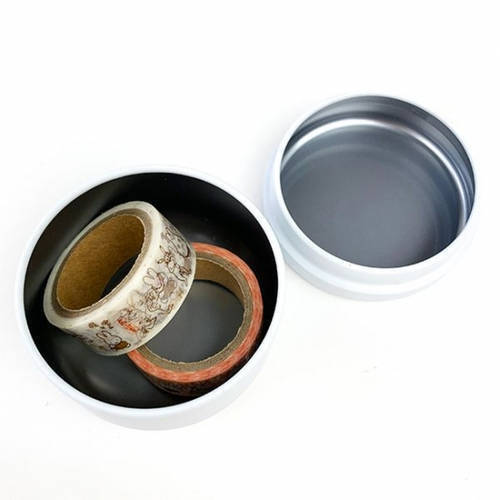 寮モチーフ♪『ツイステッドワンダーランド』巾着＆缶セット登場！ 持ち歩きに便利なサイズ