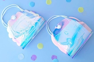 『ハローキティ』＆『シナモロール』のマスクバッグが登場！ オーロラ風が可愛い♪