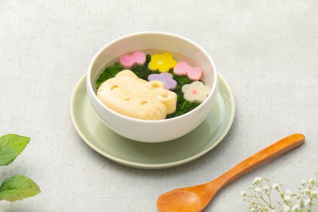 お土産やギフトにも♪ 『ハローキティ』型の可愛い「加賀麩」が登場♪