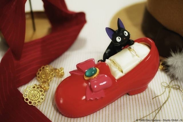 魔女の宅急便 キキの魔女服をイメージしたワンピースが登場 年8月3日 エキサイトニュース