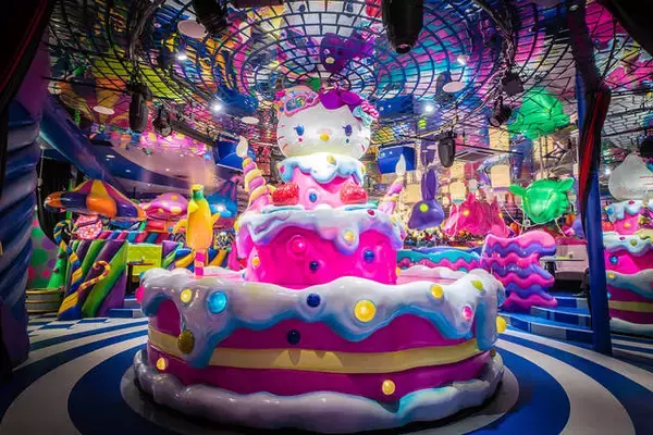 「来場者30,000人突破！ 『ハローキティ』×「KAWAII MONSTER CAFE」開催期間の延長が決定！」の画像