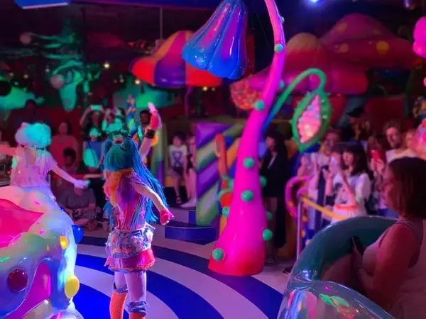 「来場者30,000人突破！ 『ハローキティ』×「KAWAII MONSTER CAFE」開催期間の延長が決定！」の画像