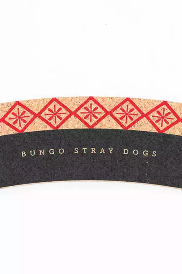 「『文豪ストレイドッグス』カップスリーブ＆コースターセット登場♪ コルク質感でおしゃれ＆便利」の画像