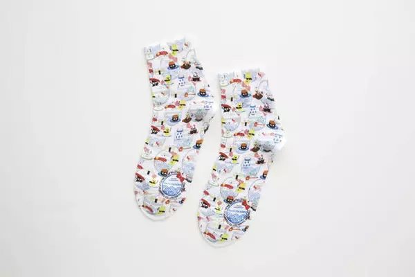 「『ハローキティ』『シンモロール』etc..サンリオの人気キャラと「靴下屋」がコラボ♪」の画像