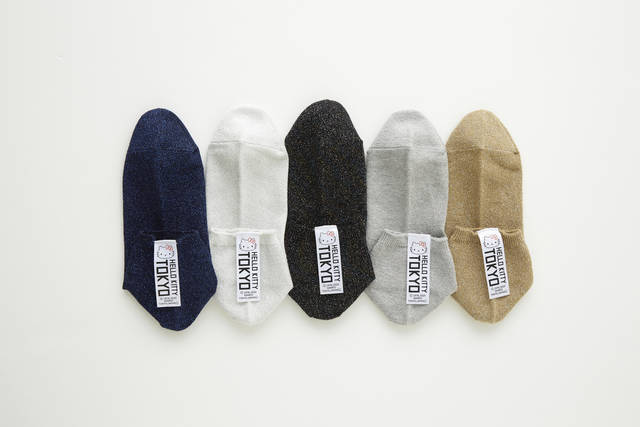 『ハローキティ』『シンモロール』etc..サンリオの人気キャラと「靴下屋」がコラボ♪