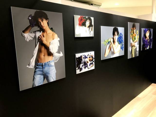 梅原裕一郎 増田俊樹らを露わに 禁断の写真展 京都の模様をお届け Super Voice Stars Photo Exhibition By Leslie Kee 19年11月14日 エキサイトニュース