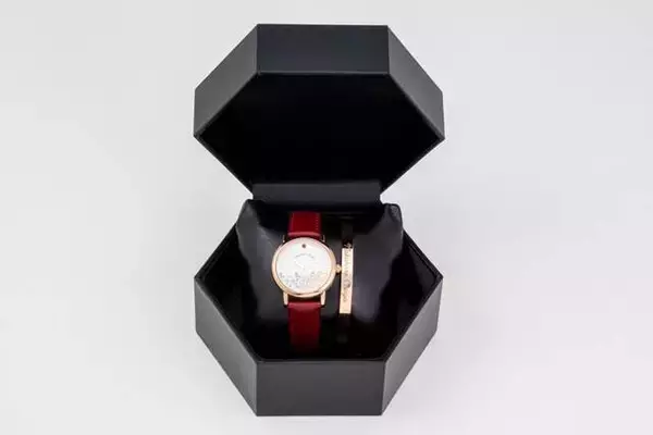 「『文豪ストレイドッグス』ブレスレット付き腕時計登場！ 中島敦、太宰治、芥川龍之介、中原中也の4種類」の画像