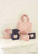 『リトルツインスターズ』×「Maison de FLEUR」♪ フリルが可愛いトートバッグやポーチ登場♪