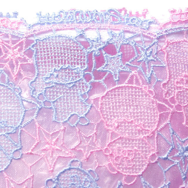 『リトルツインスターズ』が老舗レース店とコラボ♪ キキ＆ララのハンカチやトートバッグなど♪