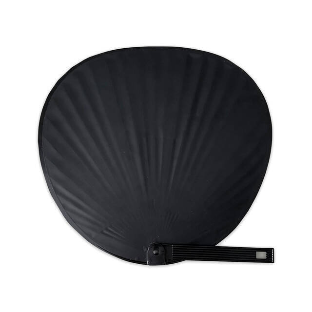 推し活新グッズ「持ち手が折りたためるうちわ」発売！ 遠征の荷物がコンパクトに♪