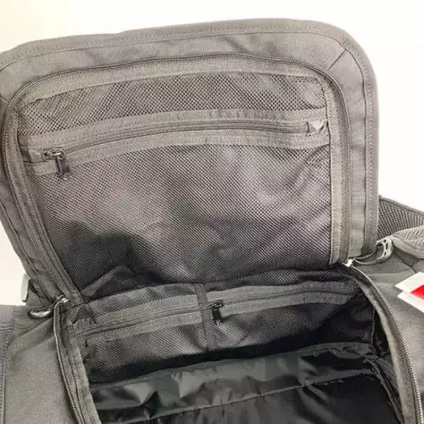 「『スヌーピー』２WAY仕様のボストンリュック登場！ 旅行やアウトドアにおすすめ♪」の画像