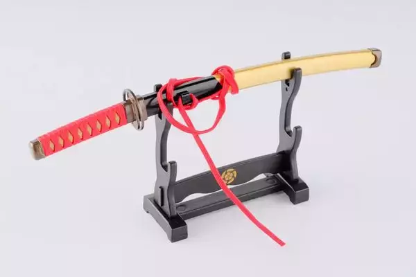 「『刀剣乱舞』名刀を模したペーパーナイフが発売決定！へし切長谷部・加州清光・大和守安定の3振り」の画像