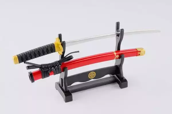 「『刀剣乱舞』名刀を模したペーパーナイフが発売決定！へし切長谷部・加州清光・大和守安定の3振り」の画像