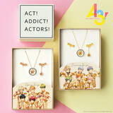 「『A3!』コラボジュエリー登場！ 花とクリスタルで劇団員を表現したネックレス、ピアス、イヤリング♪」の画像1