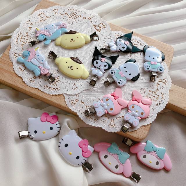 『サンリオ』×「SPINNS」♪ ファッションと融合した「推し活」グッズが多数登場！