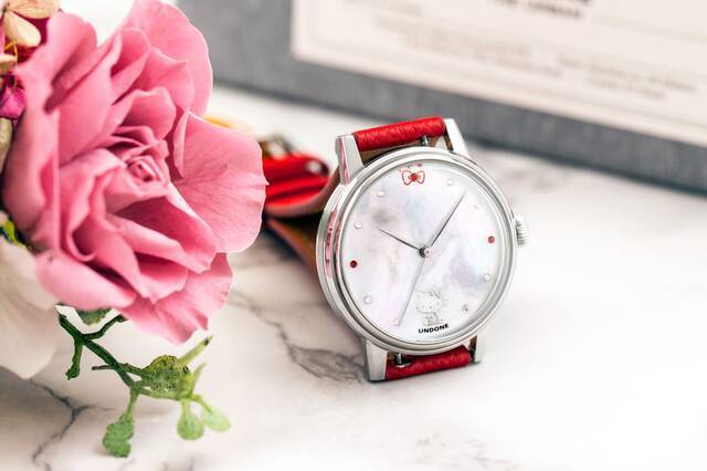 『ハローキティ』東京コラボウォッチ登場！ 東京らしいモチーフを取り入れた特別な腕時計♪