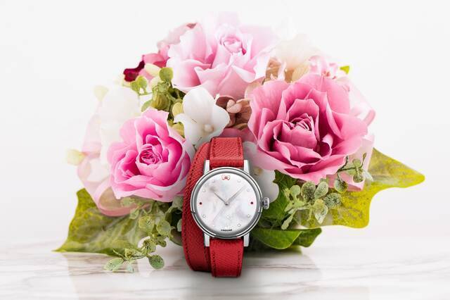 『ハローキティ』東京コラボウォッチ登場！ 東京らしいモチーフを取り入れた特別な腕時計♪