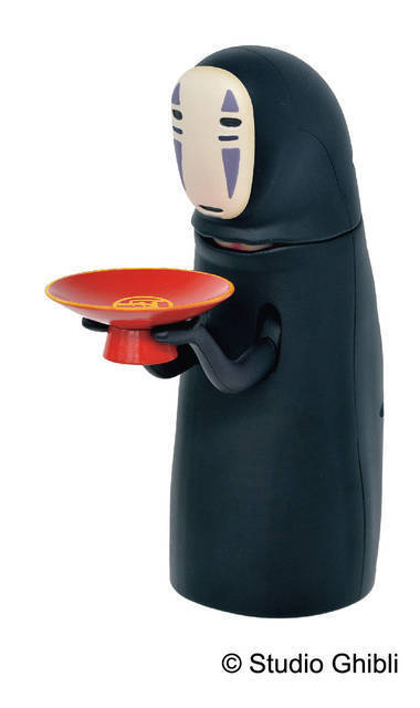 千と千尋の神隠し カオナシがコインを食べる貯金箱が登場 湯呑みや刺繍ブローチも仲間入り 年8月8日 エキサイトニュース