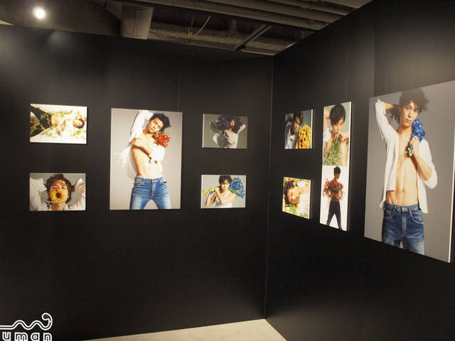 美しくエロティック…！梅原裕一郎、増田俊樹ら12人の写真展『SUPER VOICE STARS』レポート